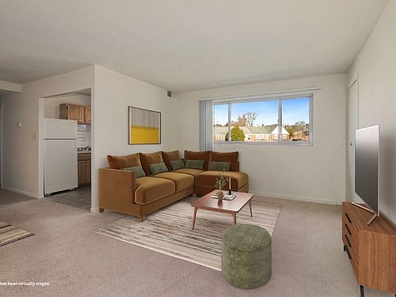 3rd image of 2077 Woodbourne Ave #00C9
