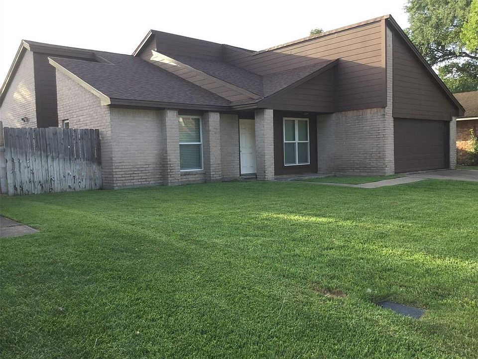 1st image of 2203 Fort Laramie Dr