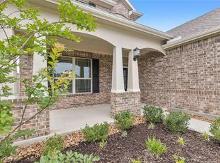 9818 Colonial Downs Dr, Mont Belvieu, TX 77523