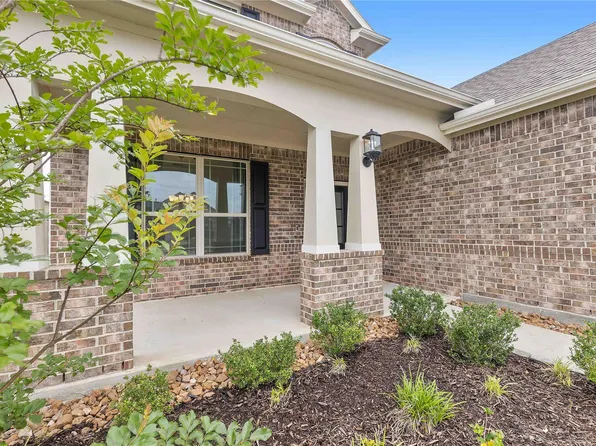 9818 Colonial Downs Dr, Mont Belvieu, TX 77523