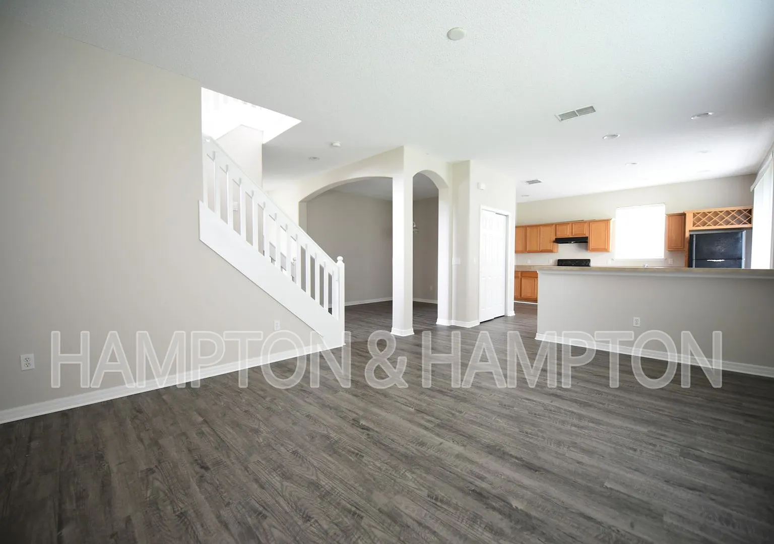Spacious 3 Bedroom 2.5 Bath In Gated Community — Photo 3
