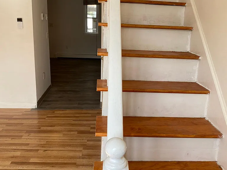 36 Cork St — Photo 3