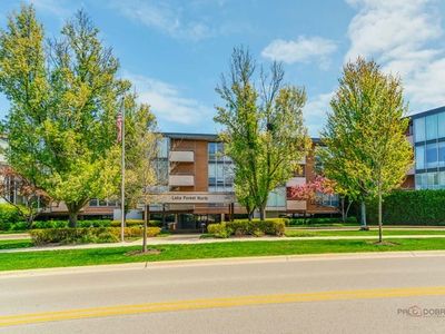 1301 N Western Ave Unit 220, Lake Forest, IL, 60045