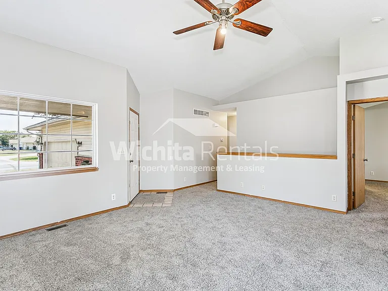 5 N Hopper Dr — Photo 2