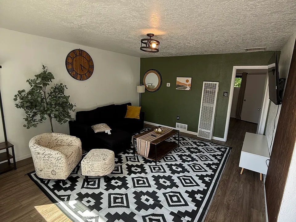 312 Charleston St NE #3