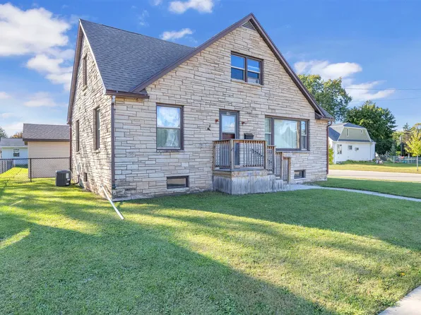 1011 Bechaud Ave, Fond Du Lac, WI 54937