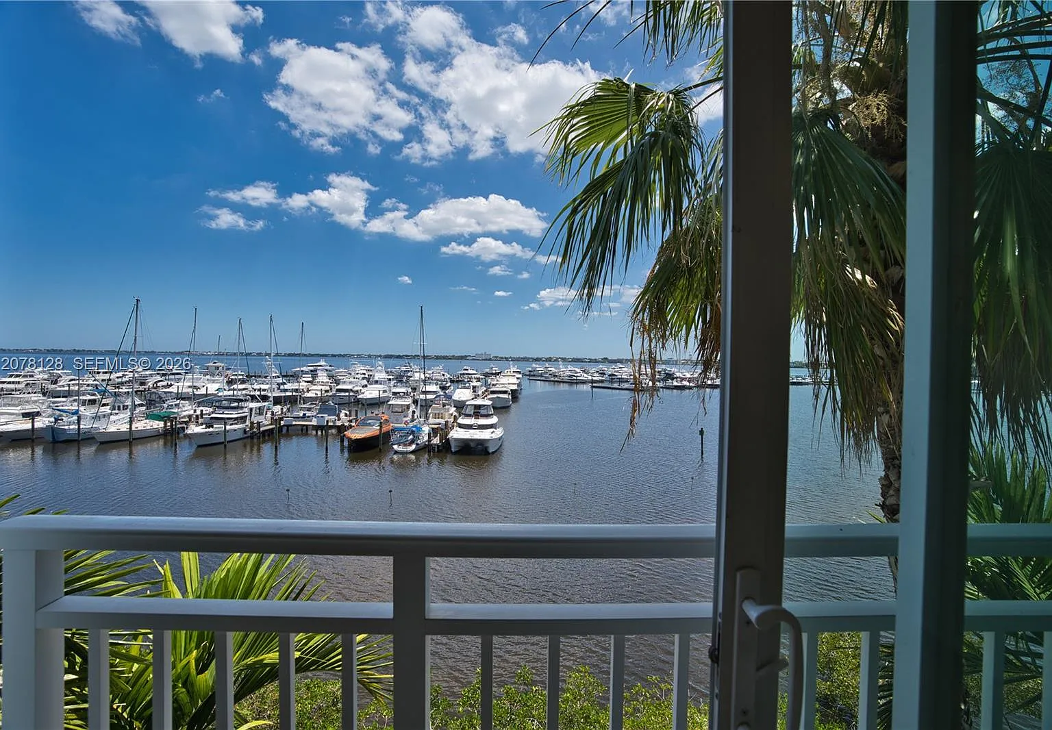 Harborage Yacht Condo — Photo 2