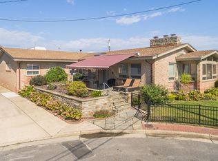 5 Dolphin Dr, Margate, NJ 08402