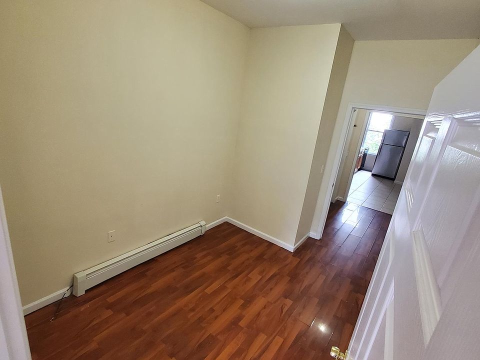2nd image of 60 Hancock Ave