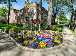 75 Edwards St APT 2C, Roslyn Heights, NY 11577