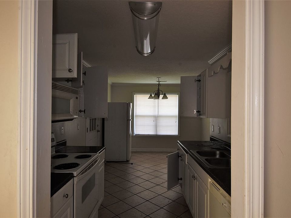 2nd image of 14 Wildberry Cv