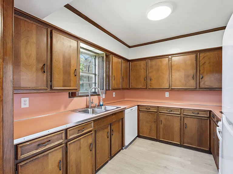 13328 Southview Ln — Photo 12