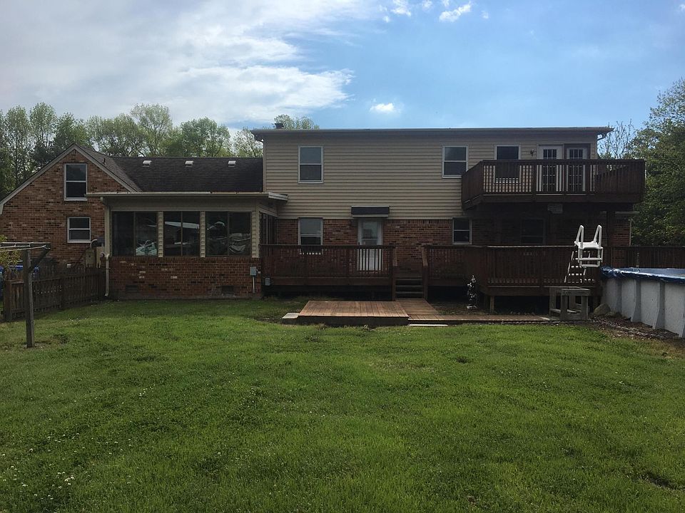 2nd image of 1136 Long Ridge Rd