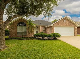 2035 Laney Dr, Sanger, TX 76266