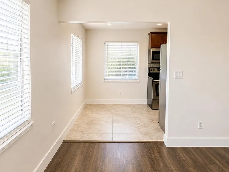 2234 W Medlock Dr #3 — Photo 5