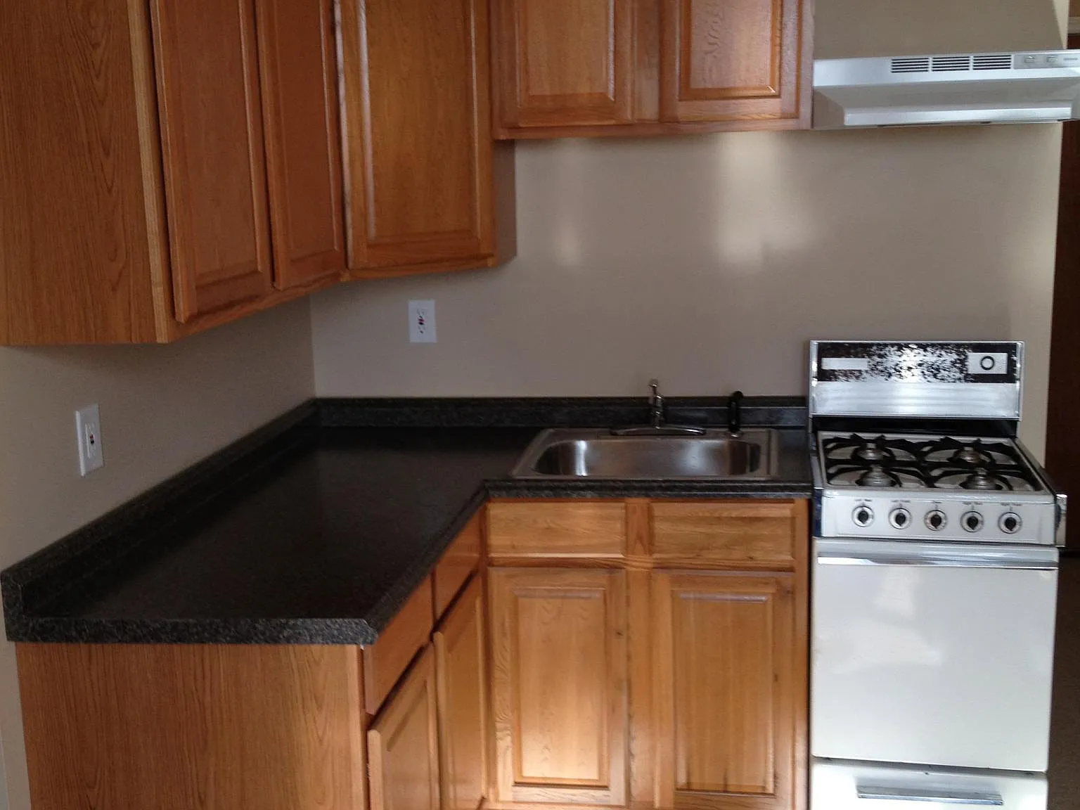 Studio, $1,050 — Photo 2