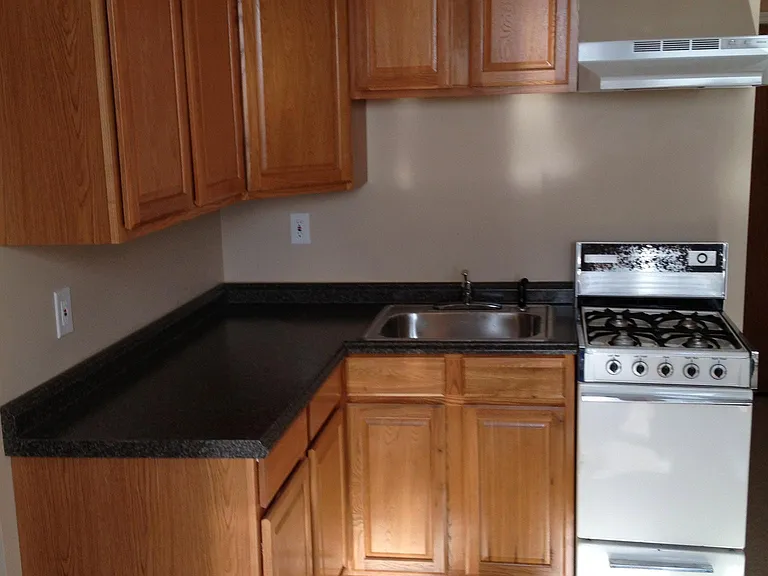 1154 Madison Ave #13 — Photo 2