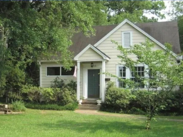 303 Greensboro St, Starkville, MS 39759
