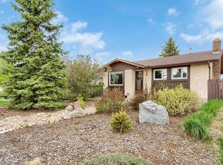 1736 36th St NW, Edmonton, AB T6L2P5