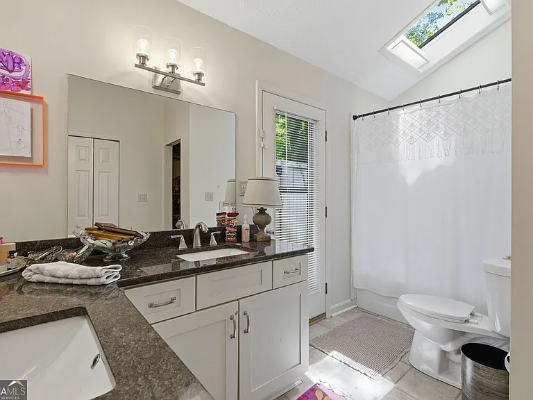 505 Summerhill Pl — Photo 16