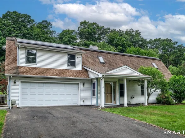 6 Caye Road, Danbury, CT 06811