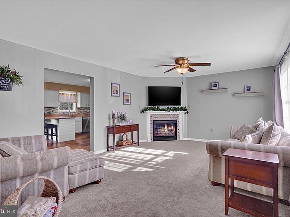 3rd image of 6209 Pond View Dr