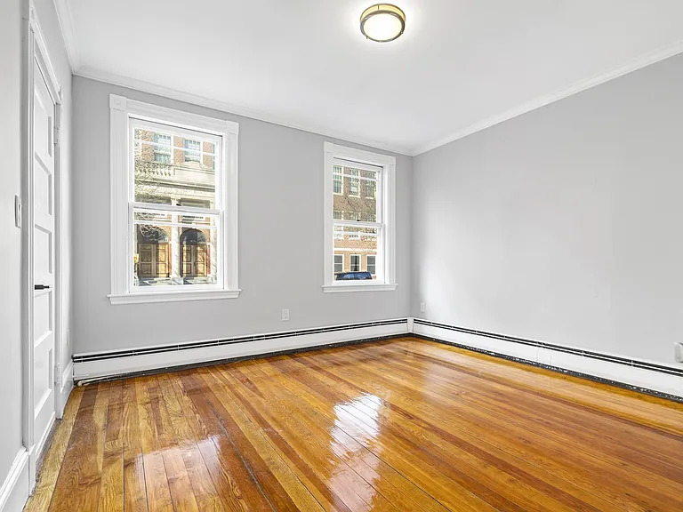 131 Cottage St #1R — Photo 6