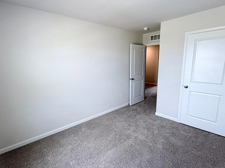 107 Dinges St — Photo 22
