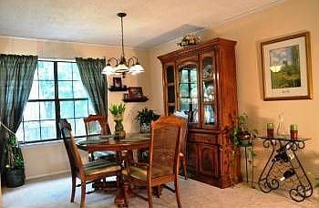 4th image of 803 Brokaw Ct
