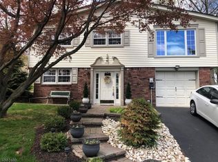 17 Arnold Rd, Landing, NJ 07850