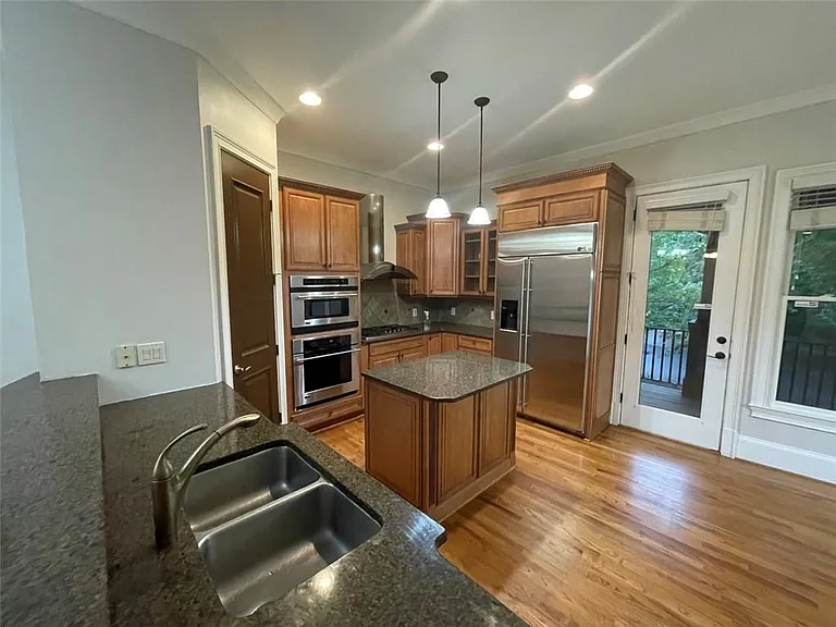 384 16th St NW #3 — Photo 14