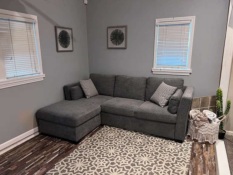 221 Blackstone Dr — Photo 9