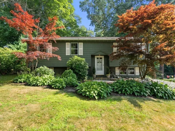 330 Gorwin Dr, Holliston, MA 01746