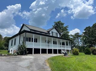 209 Hidden Meadow Dr, Hendersonville, NC 28792