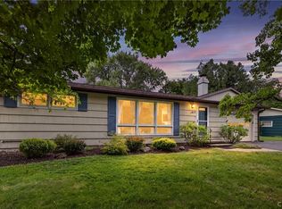 105 Cashin Dr, Fayetteville, NY 13066