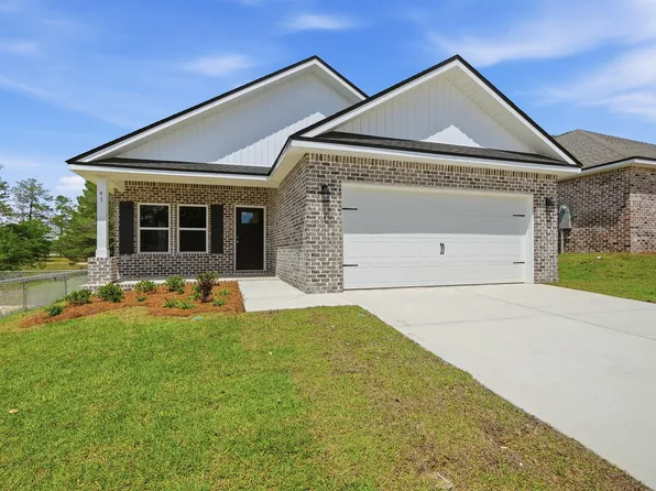 58 Spooner St, Defuniak Springs, FL 32433