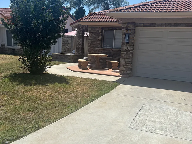 6769 N Constance Ave — Photo 18