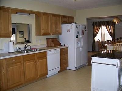 4th image of 912 Chittum Ln
