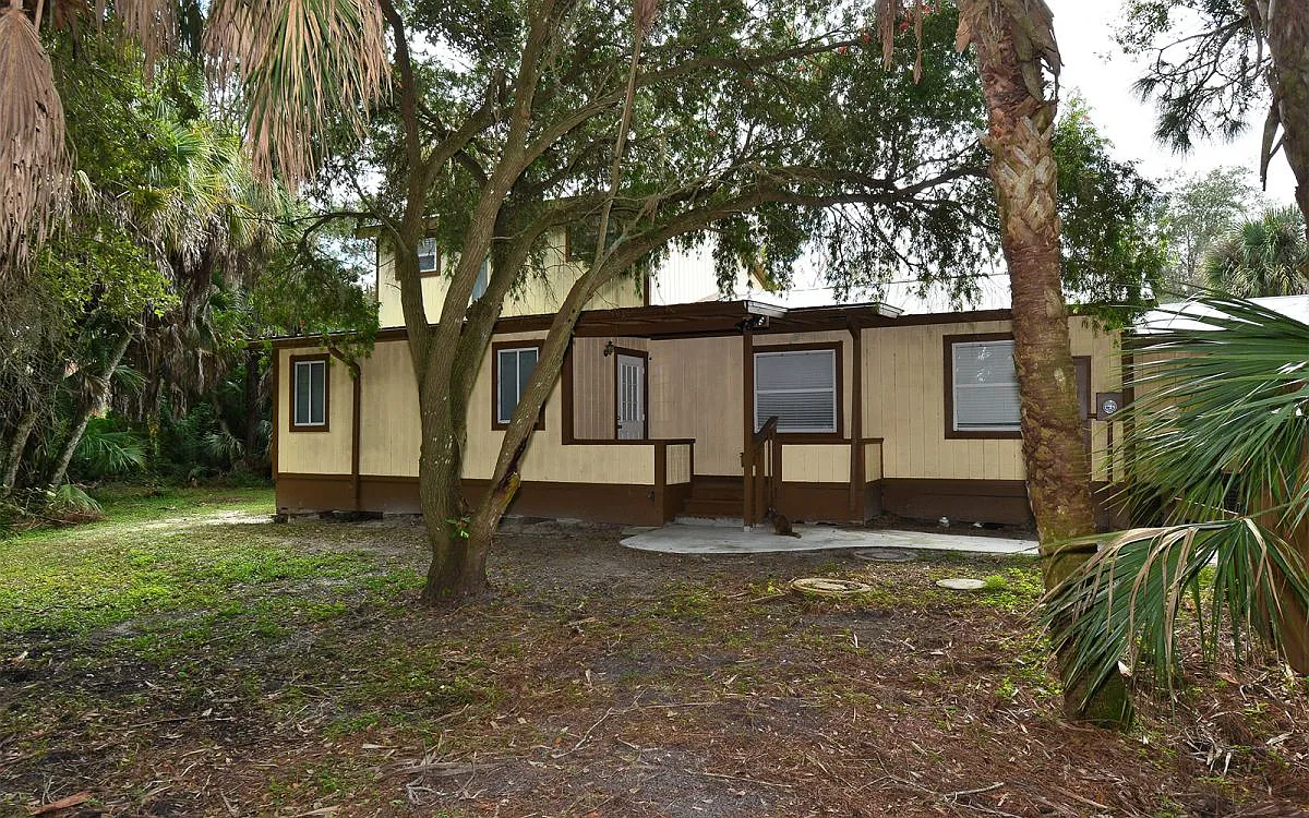 3 bed, 1616 sqft, $2,495 — Photo 2