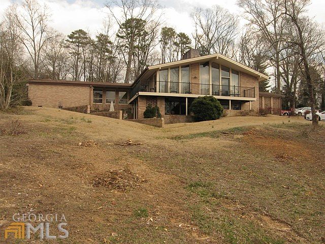 1st image of 322 Woodlawn Dr