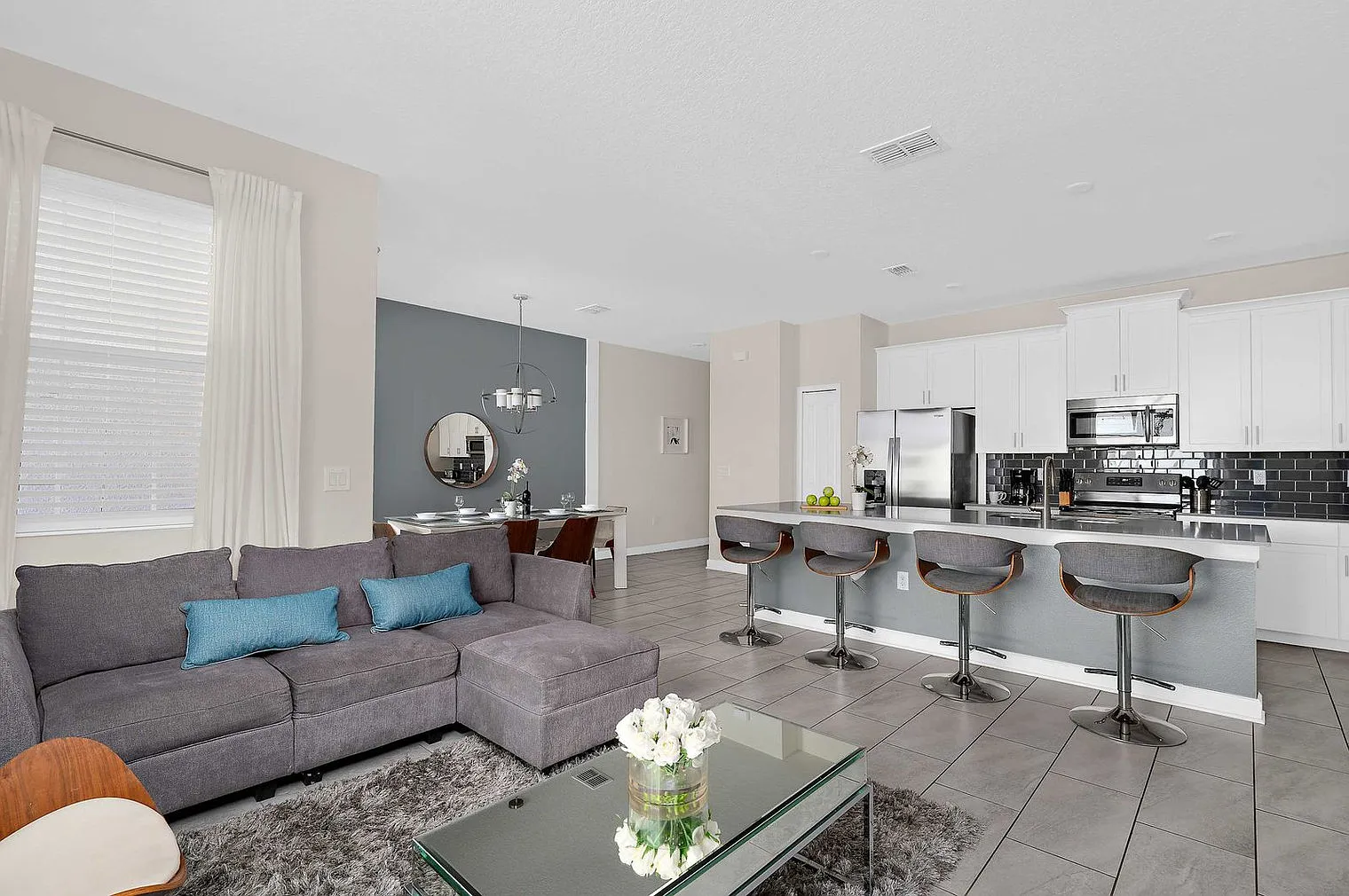 4 bed, 3.0 bath, 1894 sqft, $4,707 — Photo 1