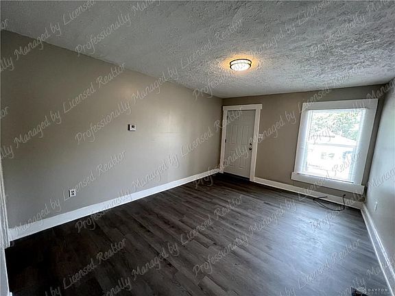 5th image of 216 Klee Ave