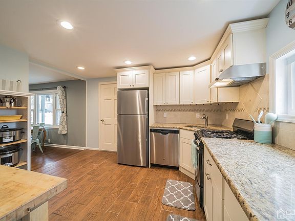 5th image of 33 Henslers Ln