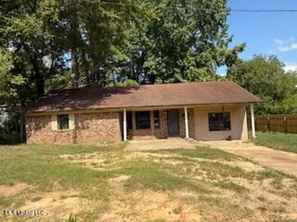 1502 Eckford St, Water Valley, MS 38965