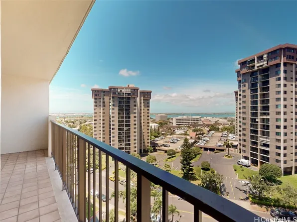 98-500 Koauka Loop APT 12N, Aiea, HI 96701