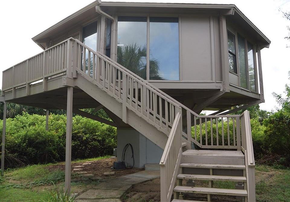 1st image of 2938 Marion Way