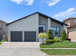 17 Clearview Dr, Hamilton, ON L8G 4Y4