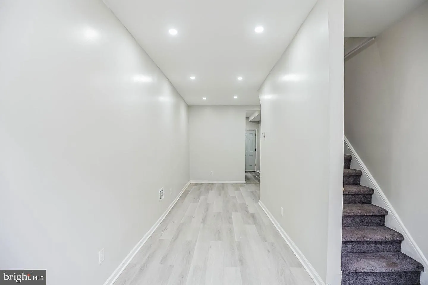 2 bed, 1.0 bath, 980 sqft, $1,400 — Photo 1