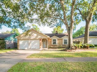 978 Redway Ln, Houston, TX 77062