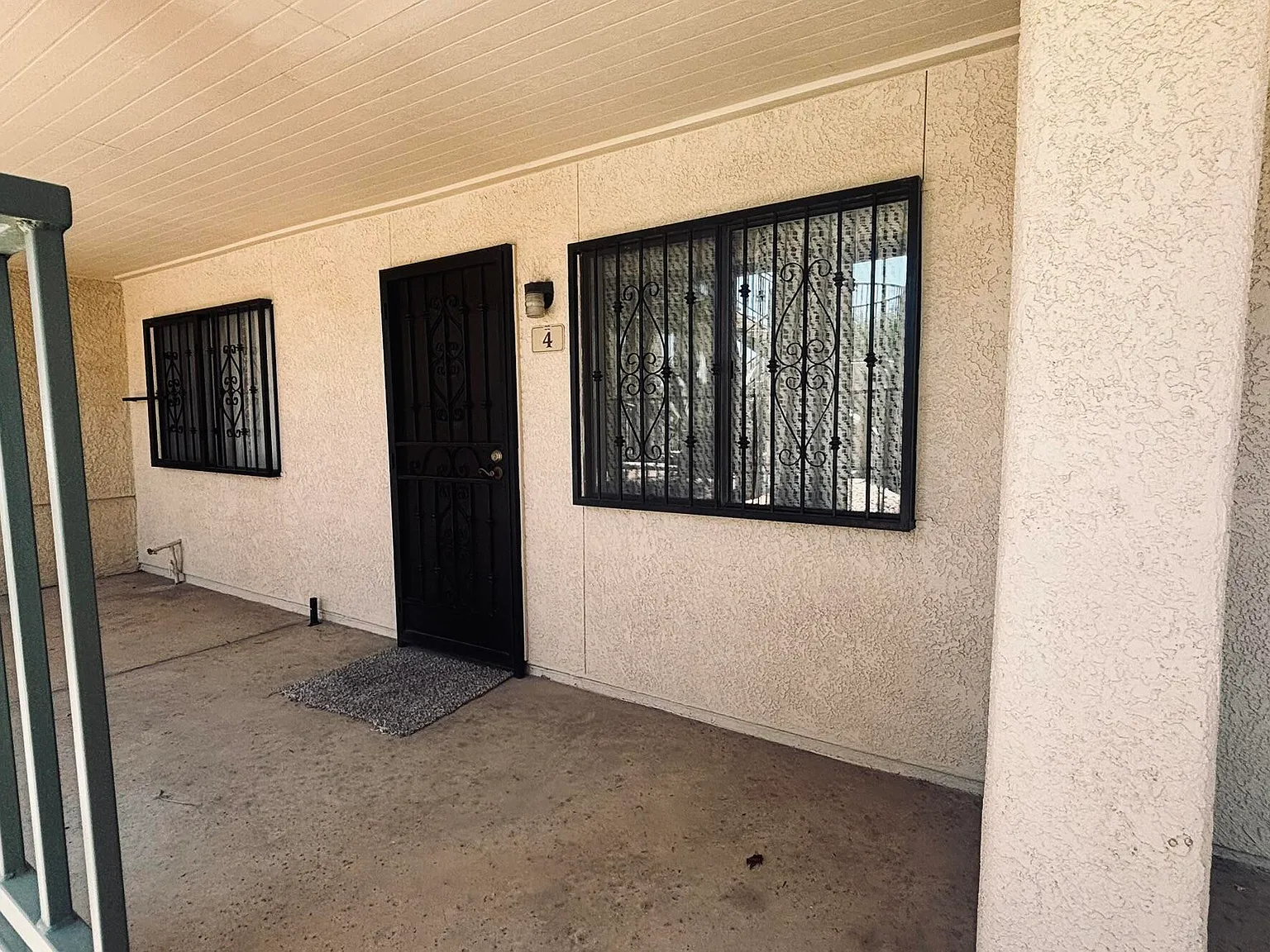 2 bed, 2.0 bath, 840 sqft, $1,395 — Photo 2